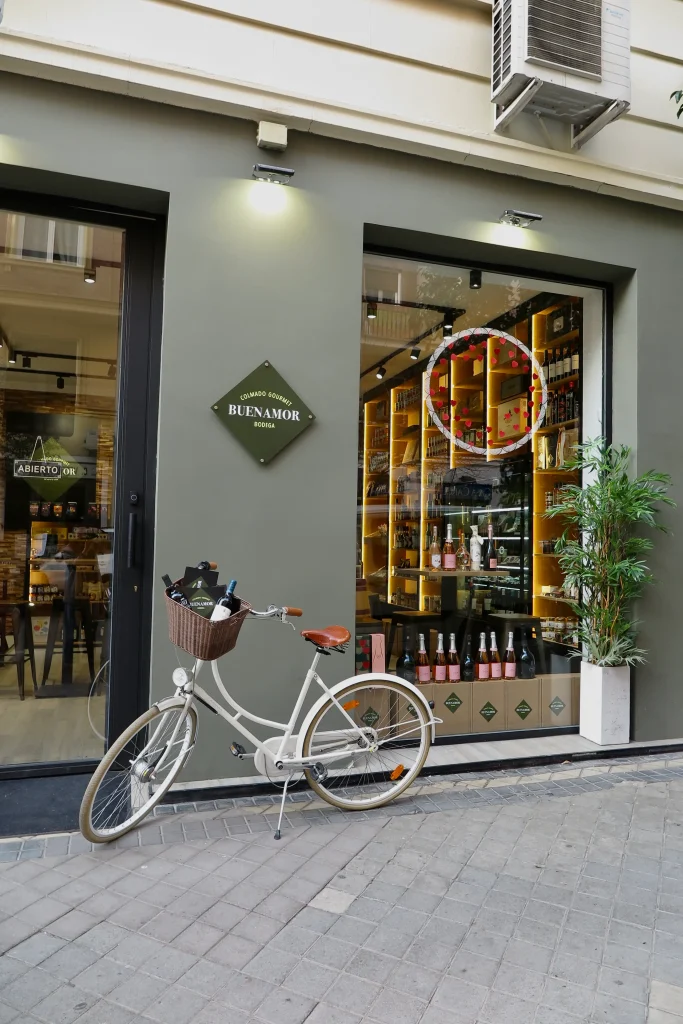 colmado buenamor exterior